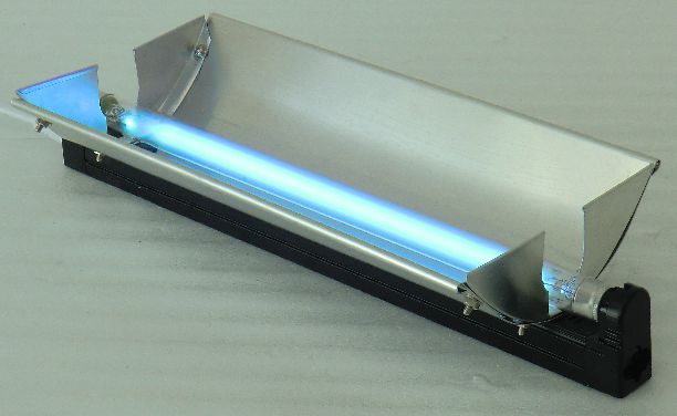 Iradiator linier sinar ultraviolet UVL-115 Iradiator linier sinar ultraviolet UVL-115